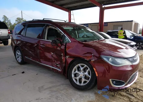 2017 Chrysler Pacifica Touring-L из США, поврежденный, VIN 2C4RC1BGXHR668663